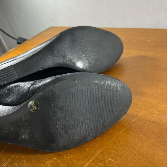 Arturo Chiang Black Wedge Heels with Bow - Picture 7 of 8